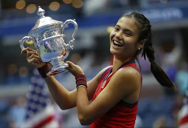 略显迟疑 略显迟疑